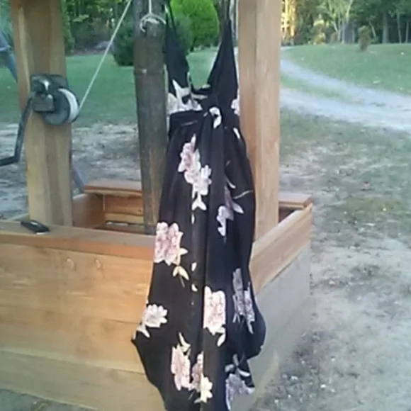 𝅺NWT- Urban Otfitters-  Floral Wrap Midi Dress - Picture 6 of 6